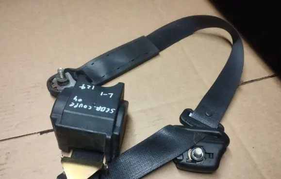 Chrysler Sebring (ST-22 - JR) Front seatbelt TIN004
