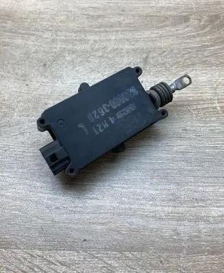 Honda Civic Central locking motor 8300083620
