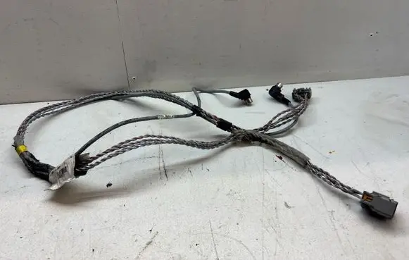 Volvo V70 Sound amplifier 3533717