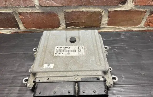 Volvo XC70 Engine control unit/module 31272463AA 0281012103