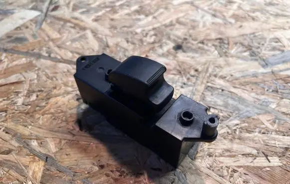 Mitsubishi Lancer Electric window control switch 8608A101
