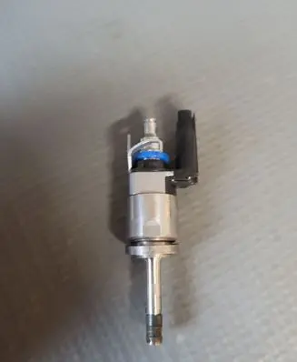 Volvo V90 Cross Country Fuel injector 32140075