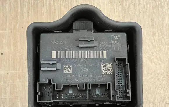 Audi Q3 F3 Door control unit/module 5Q0959592K