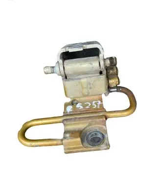 Audi A3 S3 8L Front door lower hinge 4B0831411A