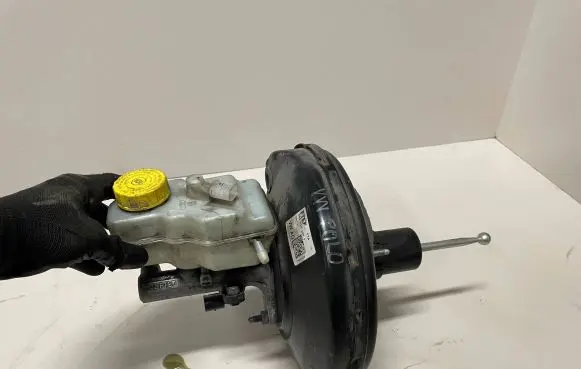 Volkswagen Polo V 6R Brake booster 6R1614105