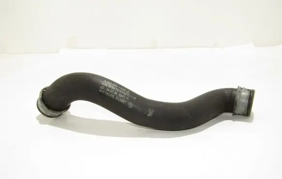 Mercedes-Benz E W212 Engine coolant pipe/hose a2045011582