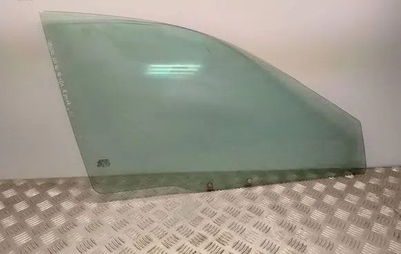Volvo S40, V40 Front door window glass four-door
