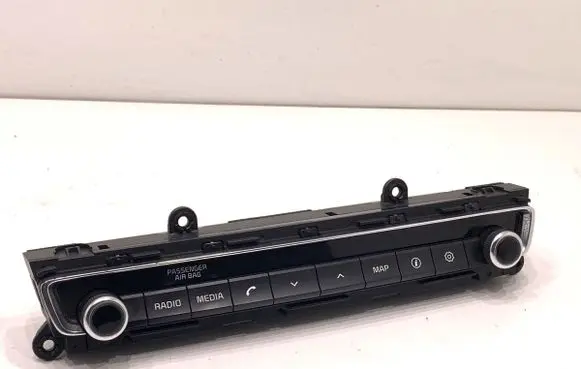 Head unit multimedia control