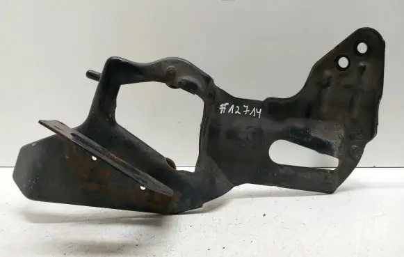 Mercedes-Benz R W251 Pneumatic air compressor holding bracket A2513210040 2513210040
