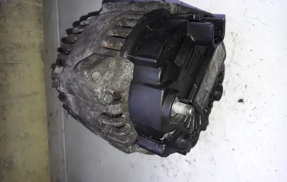 Renault Scenic I Generator/alternator 8200290215