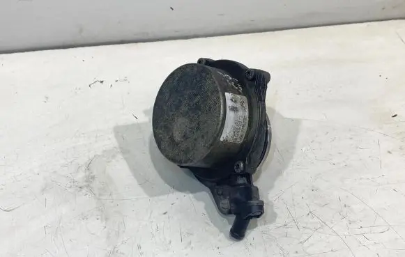 BMW 5 E60 E61 Vacuum pump 7791232 70043701 04T2432073