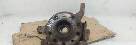 Opel Zafira B Front wheel hub spindle knuckle