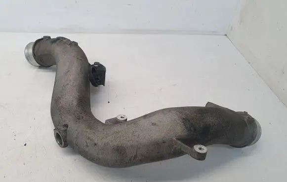 Volkswagen PASSAT B6 Other engine bay part R21A24