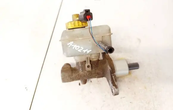 Volkswagen Golf V Master brake cylinder 1j1611301b