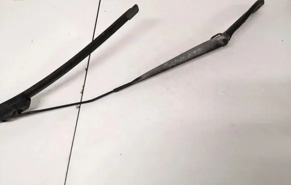 Renault Megane II Front wiper blade arm 8200036916