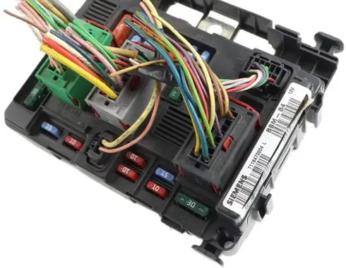 Citroen Xsara Picasso Fuse module 9650618380 T118470004L