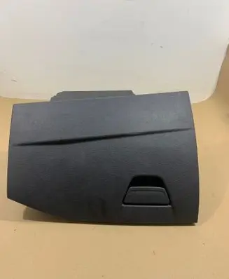 Ford Focus Glove box