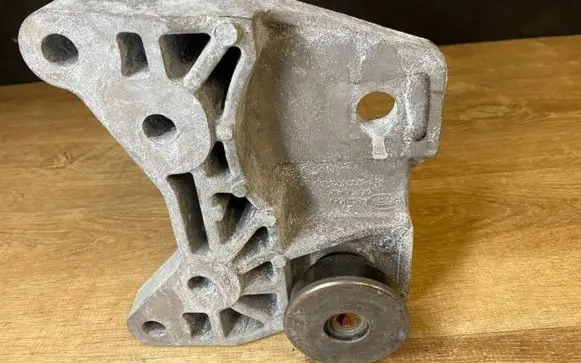 Land Rover Discovery 5 Engine mount bracket gj32-6p096-af