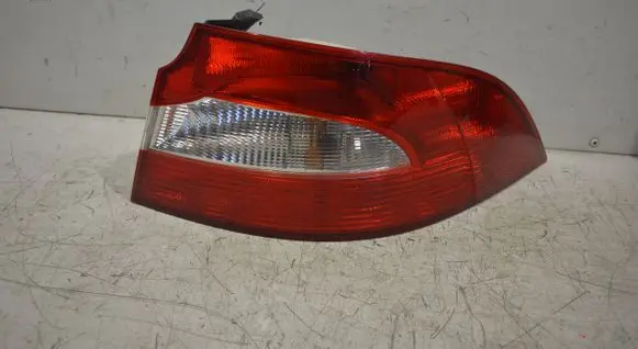 Skoda Superb B6 (3T) Rear/tail lights 086651916RF