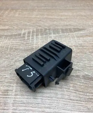 Volkswagen Touran I Other relay 1Z0959772B
