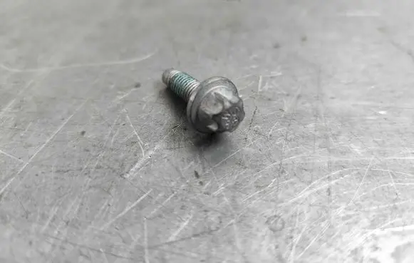 Mercedes-Benz S W222 Nuts/bolts n000000007701