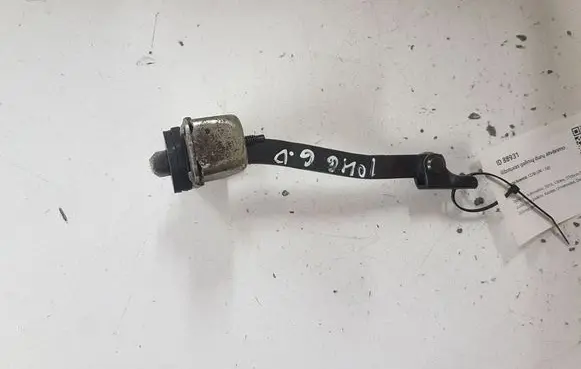 Toyota Avensis T270 Rear door check strap stopper