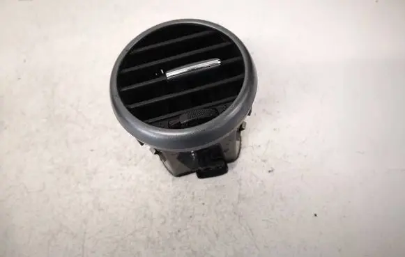 Seat Leon (1P) Dash center air vent grill 1P0819203