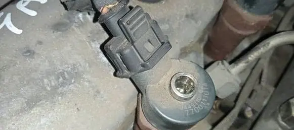 Renault Scenic I Fuel injector 0445110021 7700111014