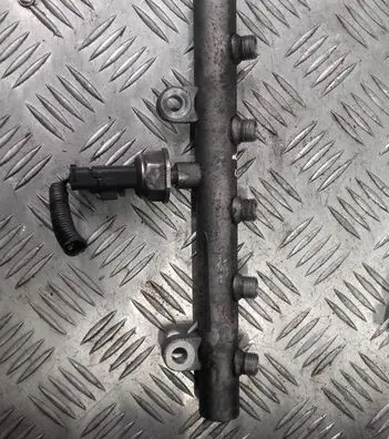 Volvo V50 Fuel main line pipe 9645689580
