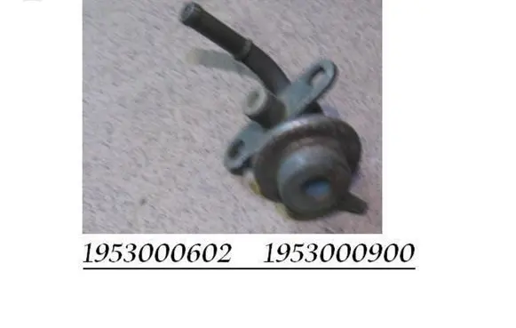Mazda 323 Fuel pressure regulator 1953000602 1953000900