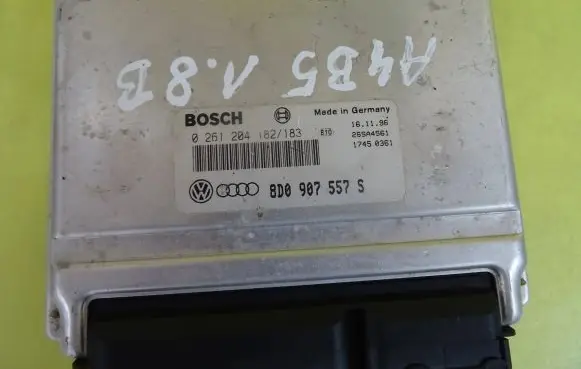 Audi A4 S4 B5 8D Engine control unit/module 8D0907557S 0261204182