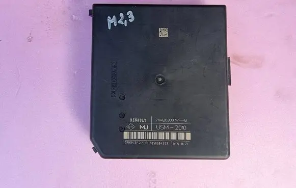 Renault Master III Fuse module 284B63007R USM2010