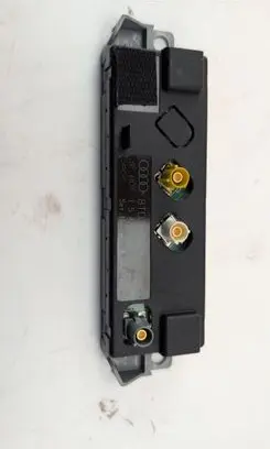 Audi A5 8T 8F Aerial antenna amplifier 8T0035225AA