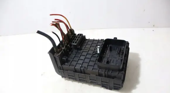 Volkswagen PASSAT B6 Fuse box set
