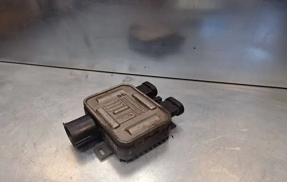 Volvo XC70 Coolant fan relay 940009400 240009283509 030609