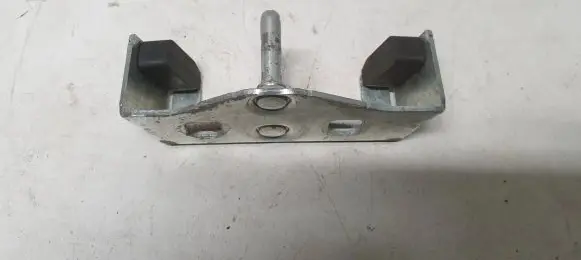 Volvo XC70 Loading door lock loop/hook striker 28061
