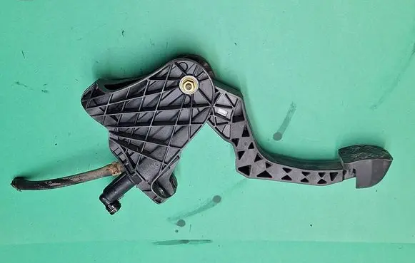 Volkswagen PASSAT B6 Clutch pedal 3c1721059