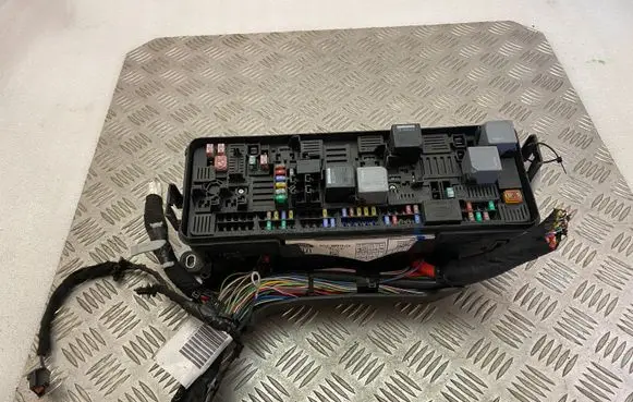 Land Rover Discovery 5 Fuse module JPLA14N030AB