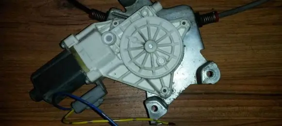 Nissan Micra Front door window regulator motor Nenustatyta