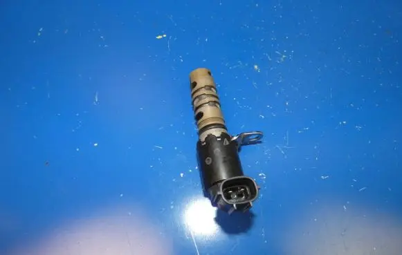 Volvo XC40 Camshaft vanos timing valve 31465973 L7H179