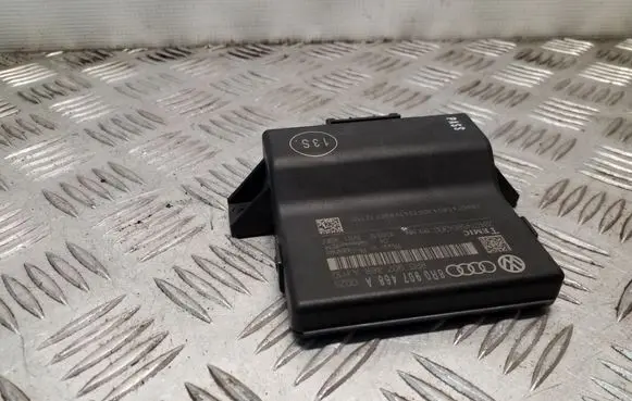 Audi A5 Sportback 8TA Gateway control module 8R0907468A
