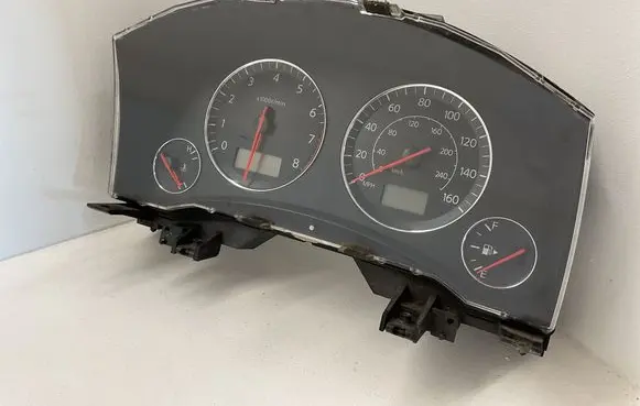 Infiniti FX Speedometer (instrument cluster) G11206A03000 CG061 0304210008C