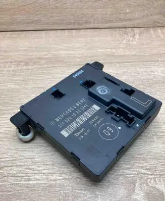 Mercedes-Benz E W211 Door control unit/module 2118201526