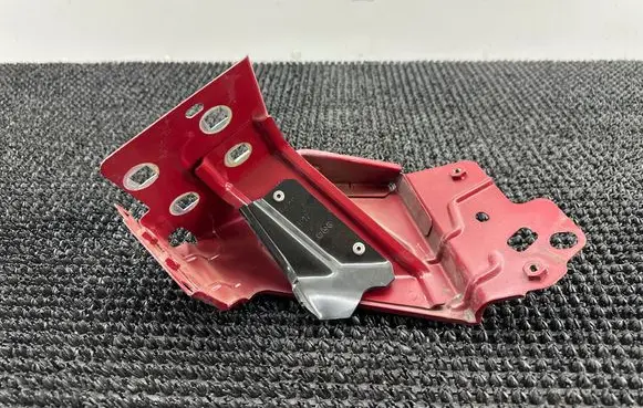 Alfa Romeo Giulietta Fender mounting bracket 