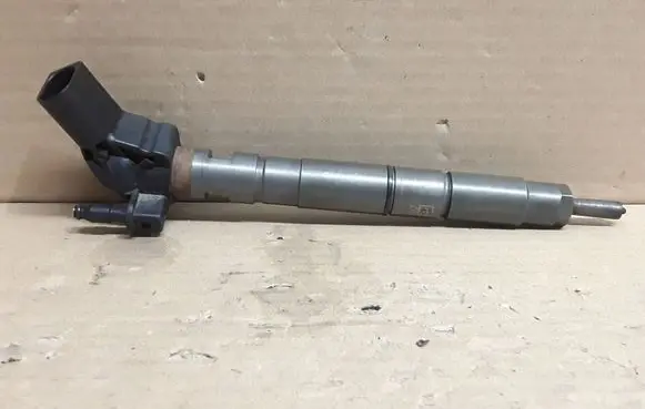 Audi A6 S6 C6 4F Fuel injector 059130277AJ 0445115054