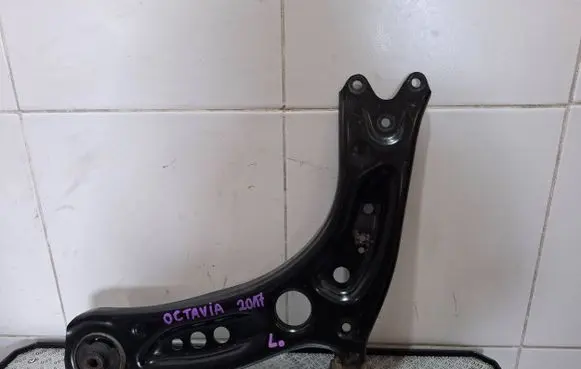 Skoda Octavia Mk3 (5E) Front control arm 5Q0407151L