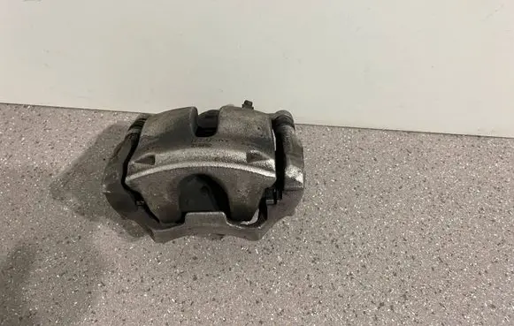 BMW X1 F48 F49 Front brake caliper 5424307
