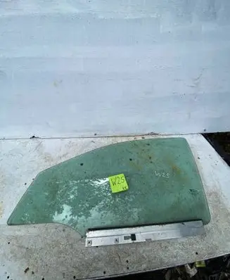 Opel Astra H Front door window glass four-door AS2M3240DOT682 E000199