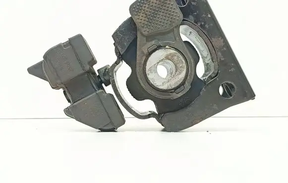 Toyota Prius (XW30) Engine mount vacuum valve 