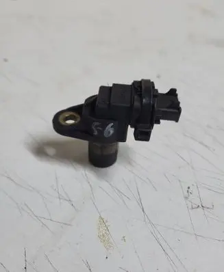 Mercedes-Benz C W204 Camshaft position sensor A0031539728